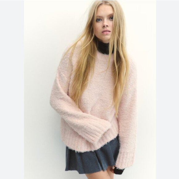 H&M Fluffy-Knit Sweater in Light Dusty Pink - Picture 1 of 3